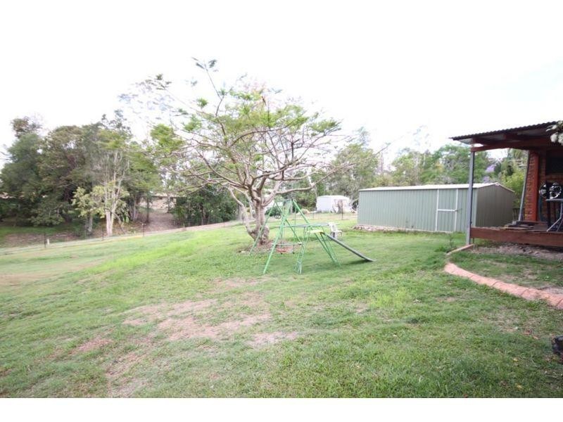 29 Johnstone Rd, Southside QLD 4570