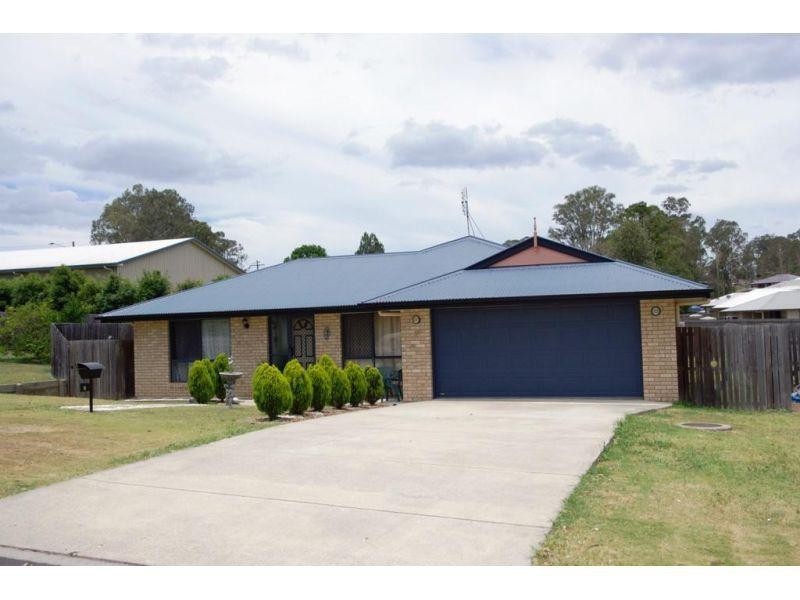 3 Decker Place, Southside QLD 4570