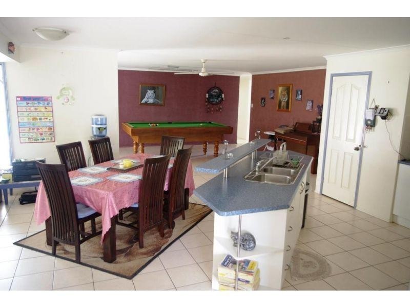 3 Decker Place, Southside QLD 4570