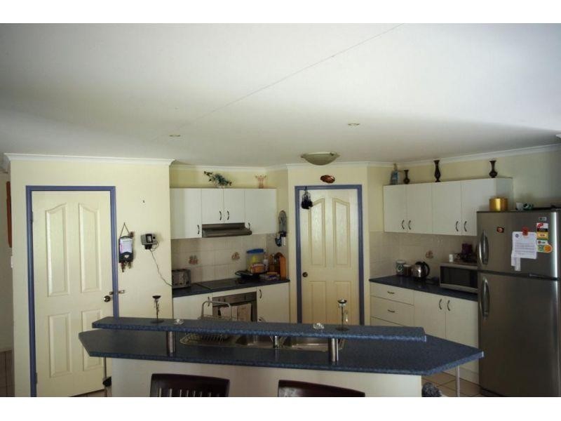3 Decker Place, Southside QLD 4570