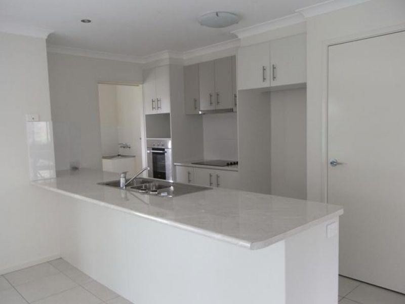 4 Principal Place, Jones Hill QLD 4570