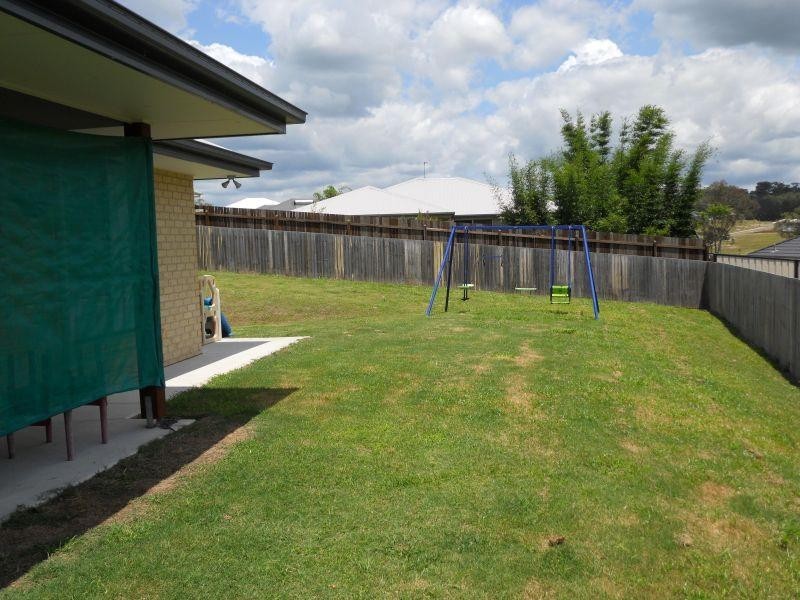 4 Principal Place, Jones Hill QLD 4570