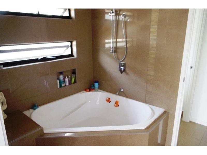 10 Parakeet Court, Tamaree QLD 4570