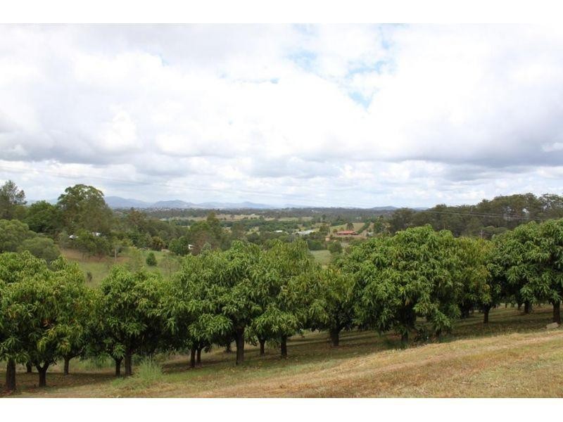 93  Grecian Bends Rd, Greens Creek QLD 4570