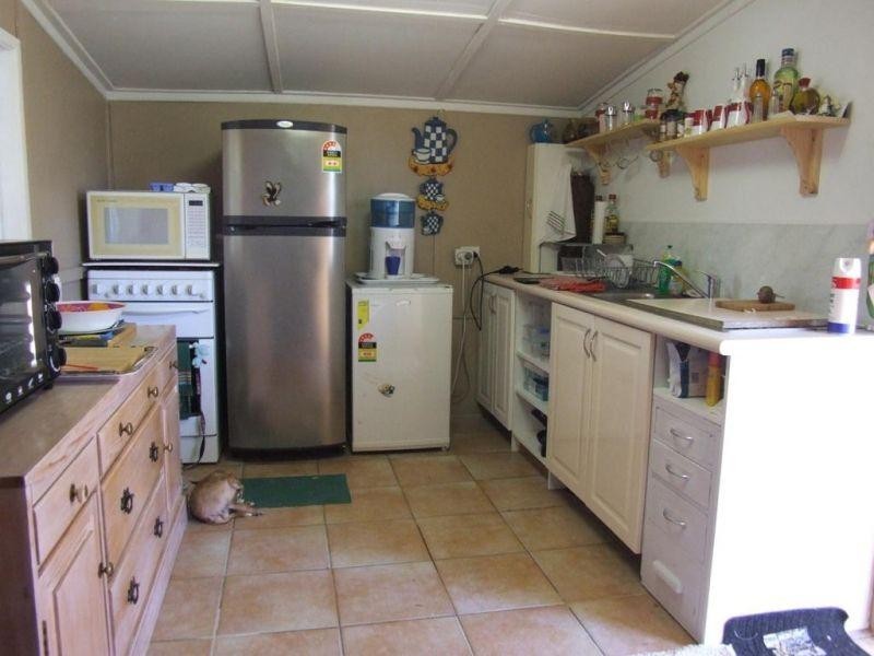 202 Oakview Road, Oakview QLD 4600