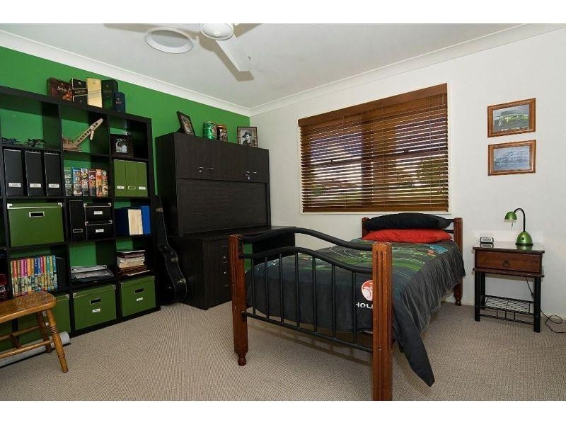 39 Watson Road, Southside QLD 4570