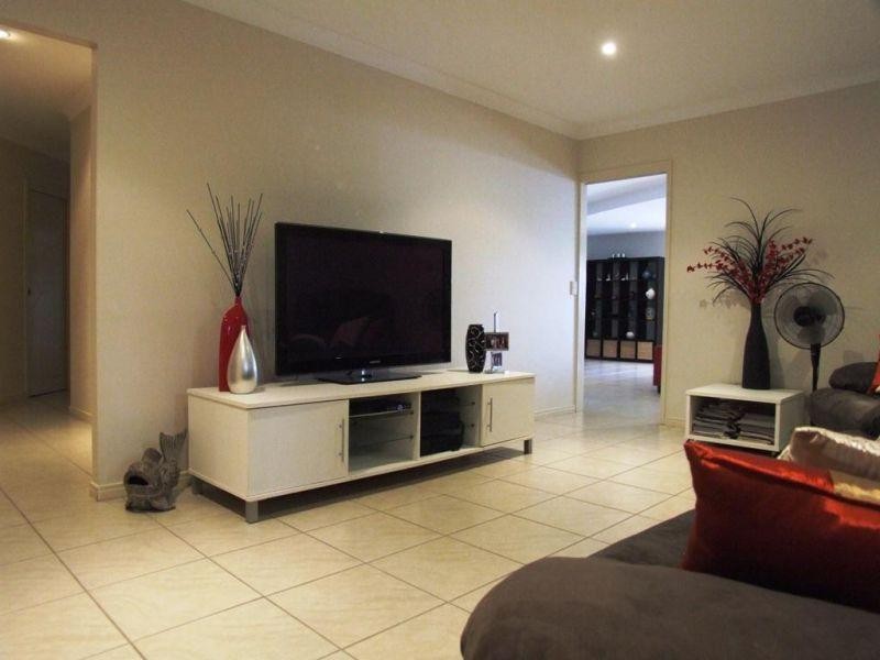 10 Hilltop Avenue, Southside QLD 4570