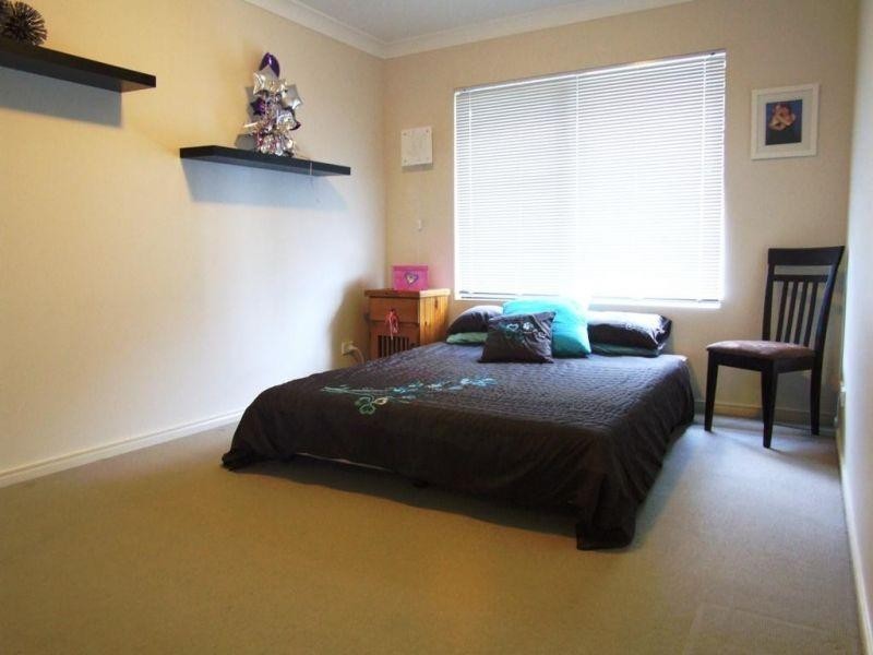 10 Hilltop Avenue, Southside QLD 4570