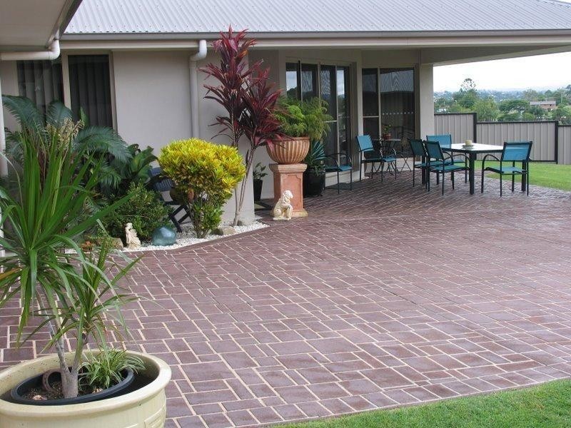 5 Archer Court, Southside QLD 4570