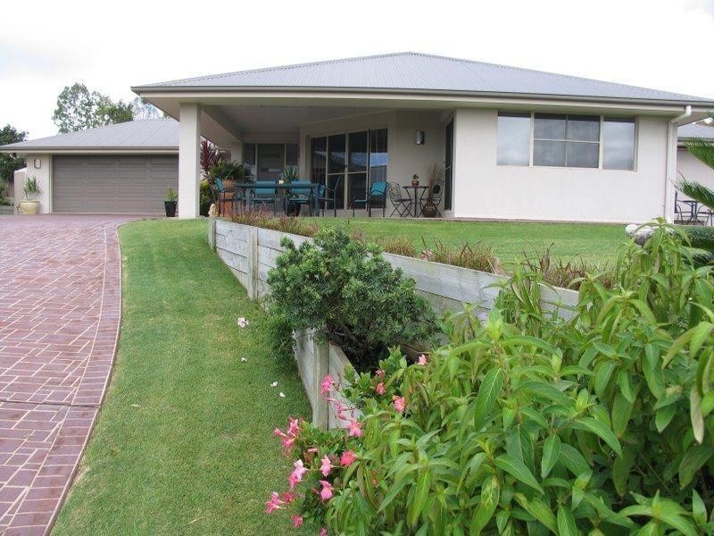 5 Archer Court, Southside QLD 4570