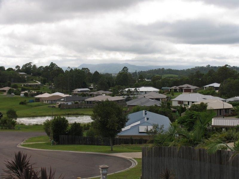 5 Archer Court, Southside QLD 4570