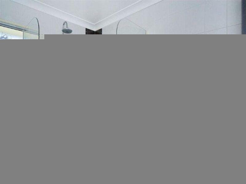 72 Watson Road, Southside QLD 4570