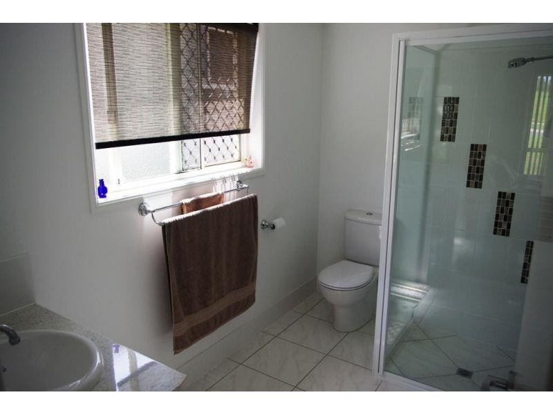 6 Supremacy Place, Jones Hill QLD 4570