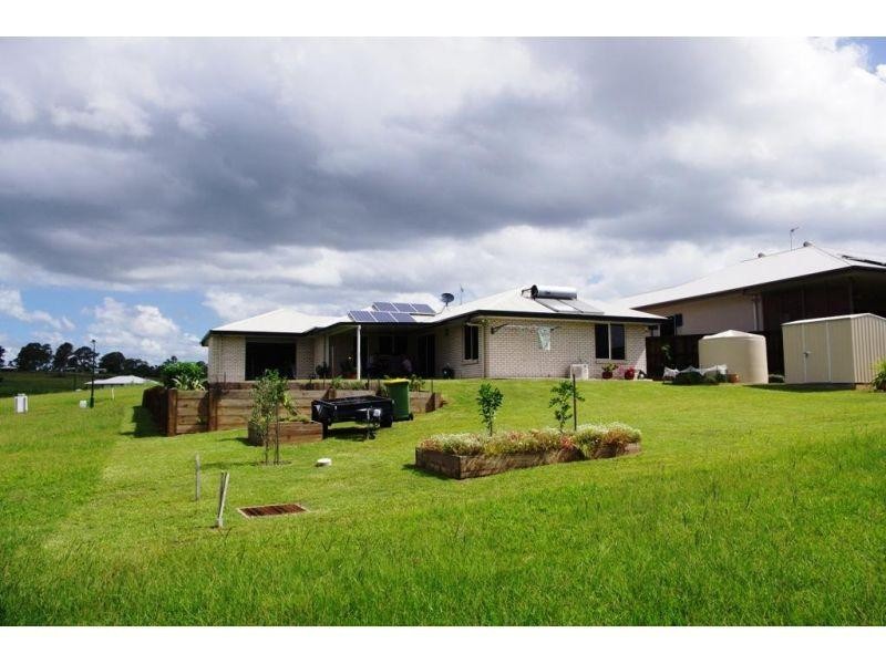 6 Supremacy Place, Jones Hill QLD 4570