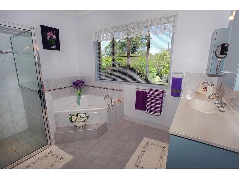 2 Rawlins Road (just off Fritz Rd), Chatsworth QLD 4570