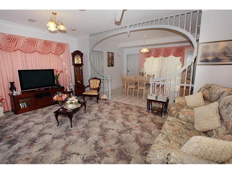 2 Rawlins Road (just off Fritz Rd), Chatsworth QLD 4570