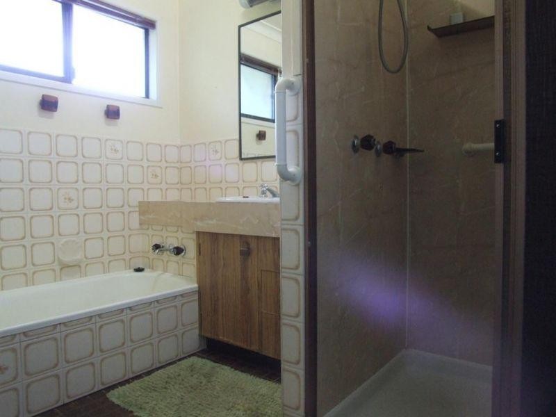 62  Watson Road, Southside QLD 4570