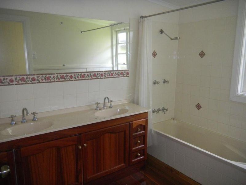 24 Caledonian Hill, Gympie QLD 4570