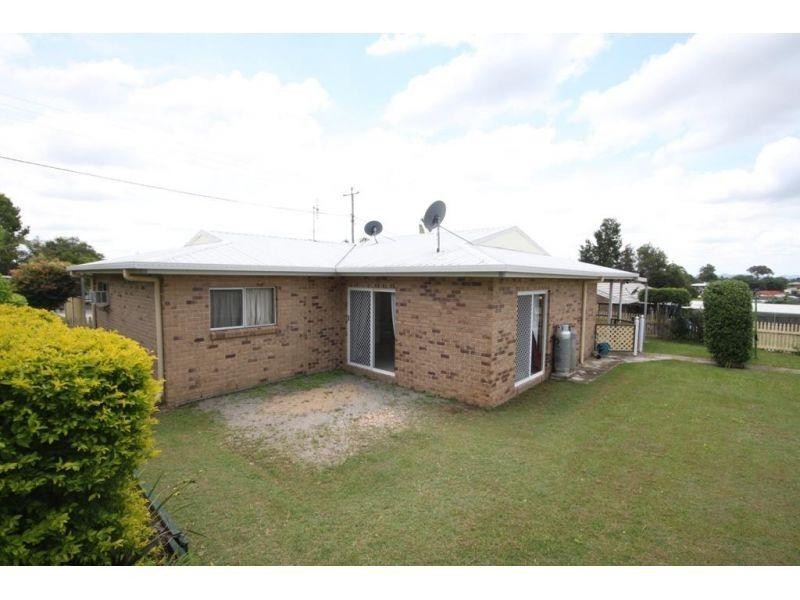 7 Furness Road, Southside QLD 4570