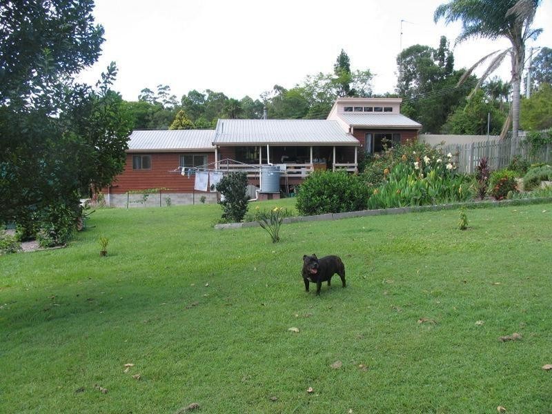 2 Daphne Street, Southside QLD 4570