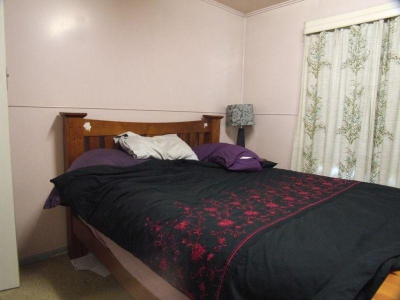 21 Neil Street, Southside QLD 4570