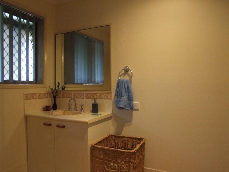 25 Emerald Drive, Southside QLD 4570