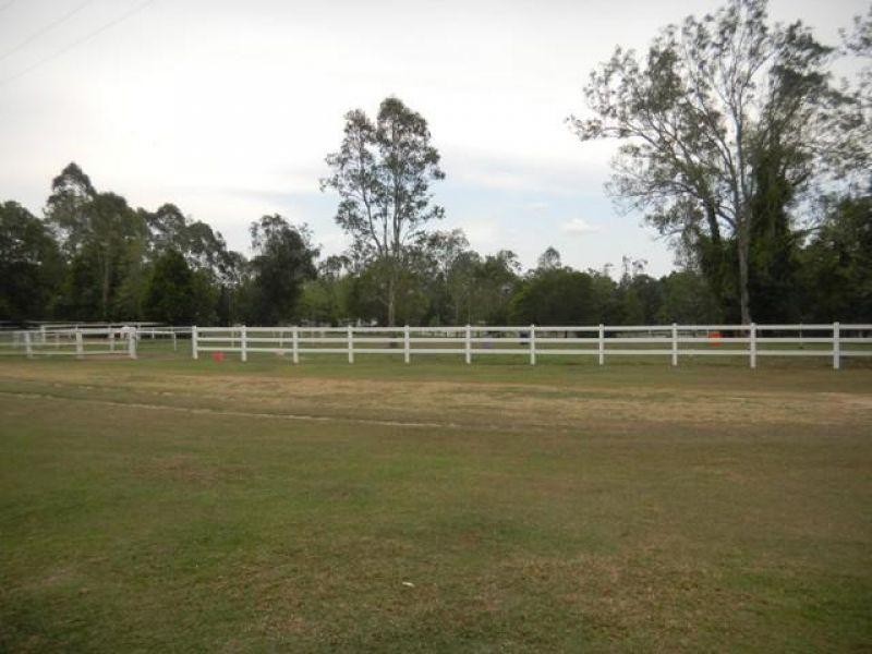 7 Sisters – Bruce Highway, Kybong QLD 4570
