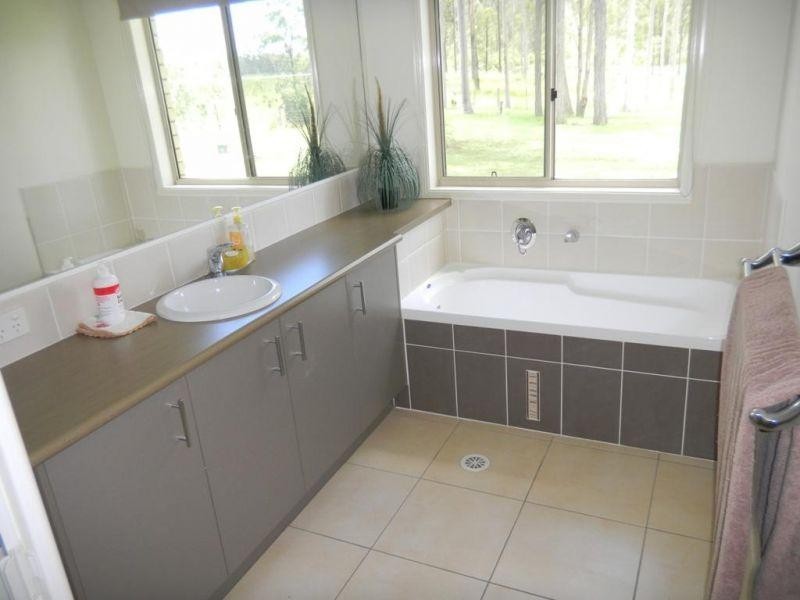 Glenwood QLD 4570