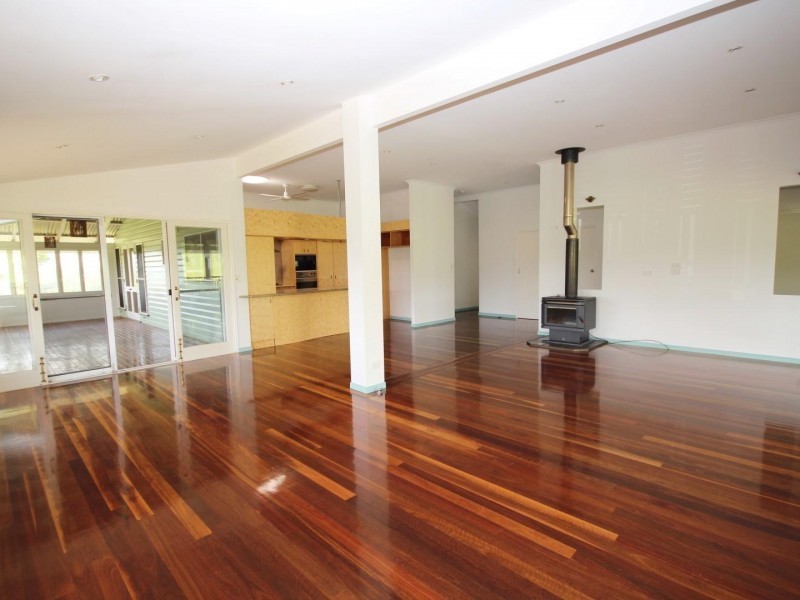 121 Hood Road, Veteran QLD 4570