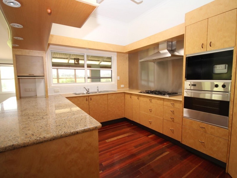 121 Hood Road, Veteran QLD 4570