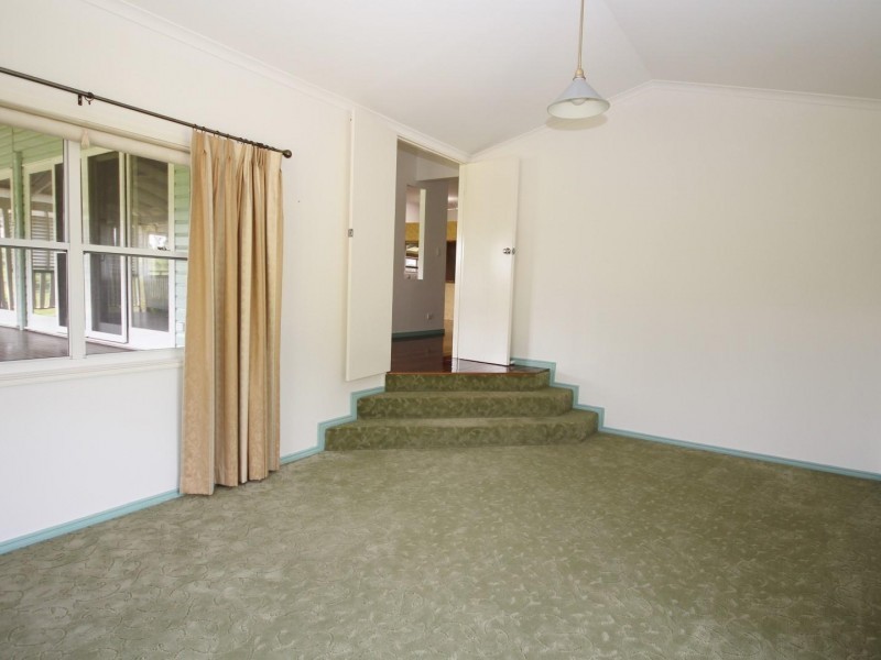 121 Hood Road, Veteran QLD 4570