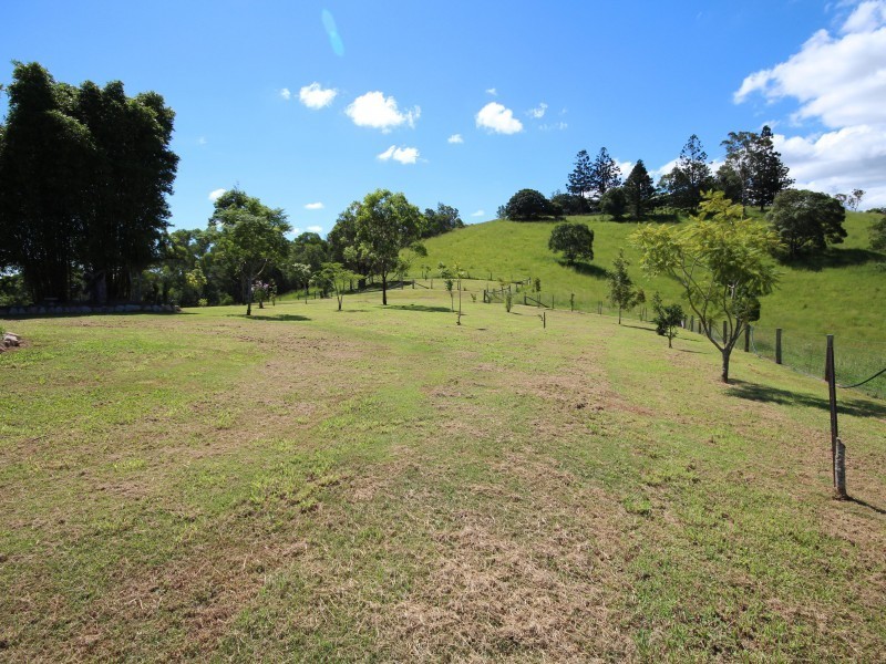 121 Hood Road, Veteran QLD 4570