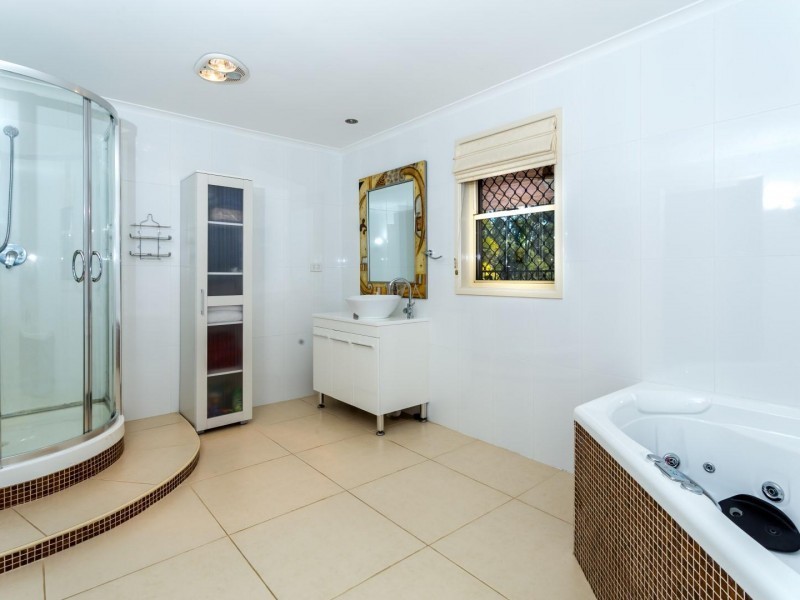 25 Wattle Ave, Bells Bridge QLD 4570