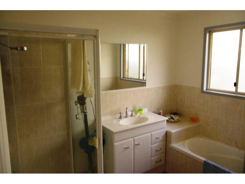 4 Allan Place, Curra QLD 4570