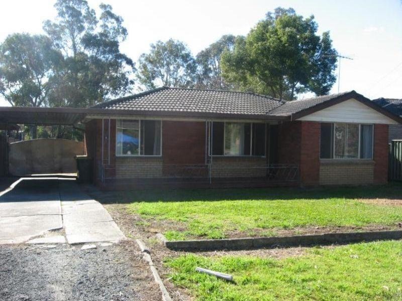 8 Polo Crescent, Girraween NSW 2145