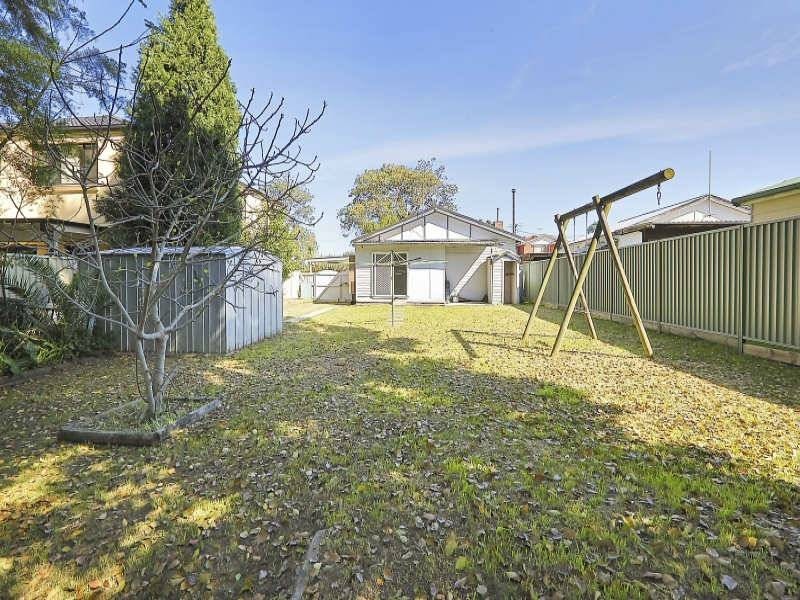 13 Oatlands Street, Wentworthville NSW 2145