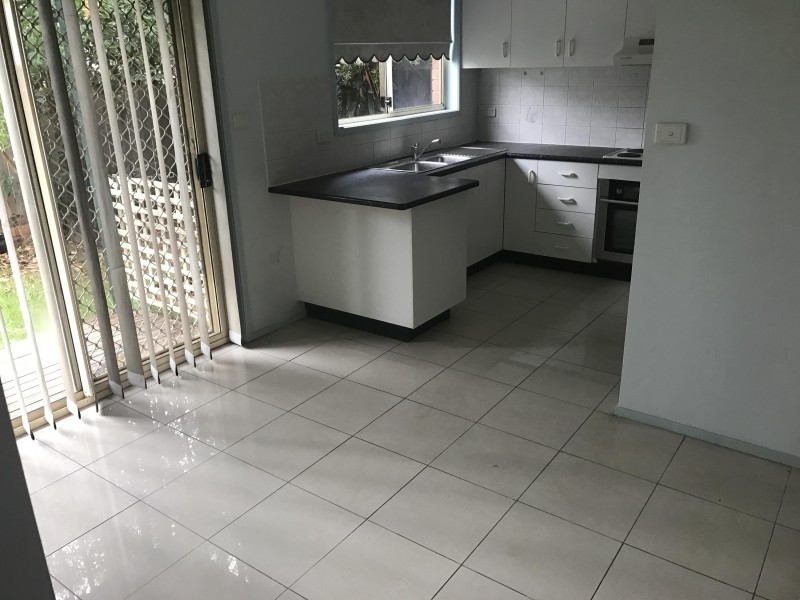 2/1a Binalong Road, Pendle Hill NSW 2145