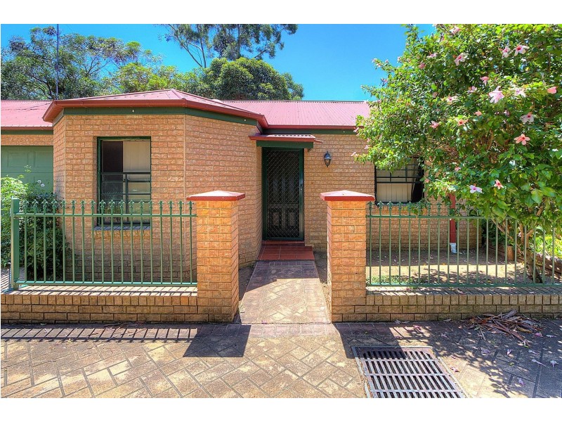 7/27 Ballandella Road, Toongabbie NSW 2146