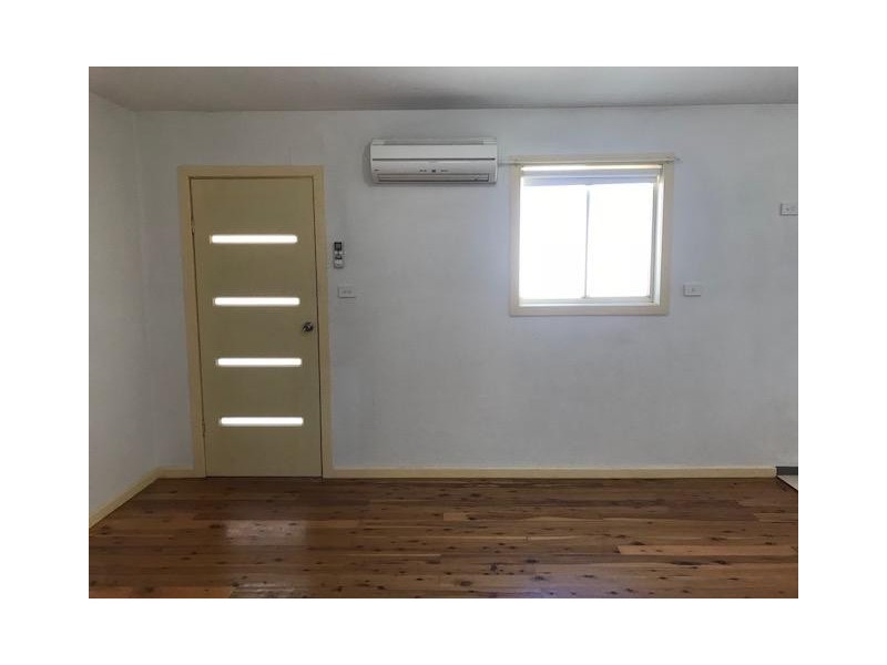 2a Bromfield Avenue, Toongabbie NSW 2146