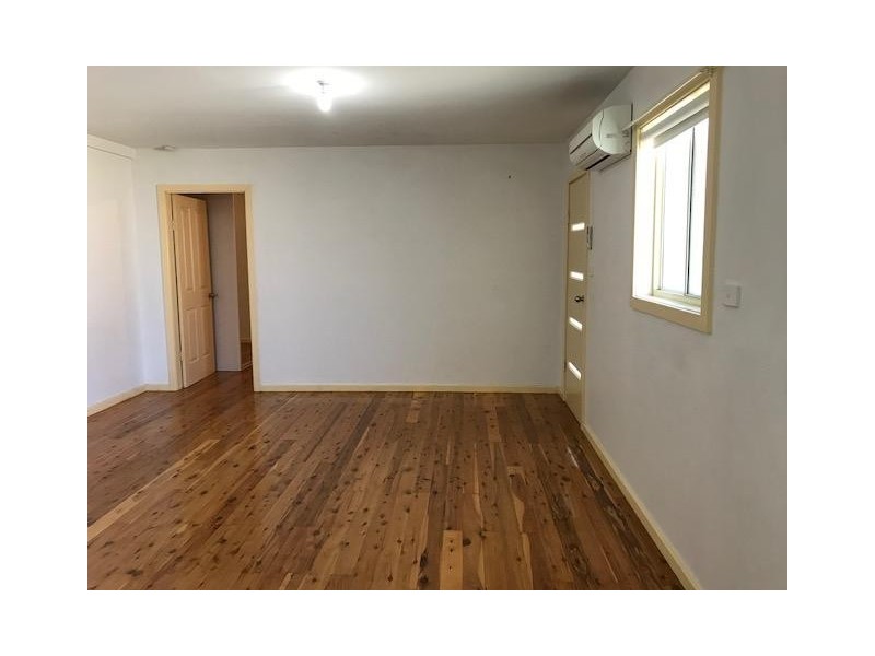 2a Bromfield Avenue, Toongabbie NSW 2146