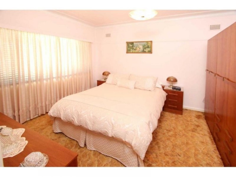 6 Parry Street, Pendle Hill NSW 2145