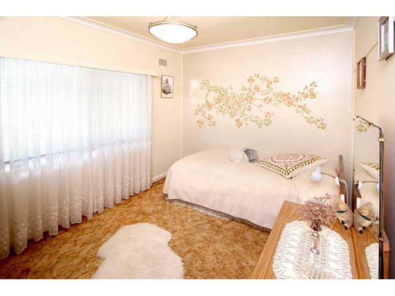 6 Parry Street, Pendle Hill NSW 2145