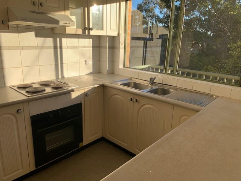 10/235 Targo Road, Toongabbie NSW 2146