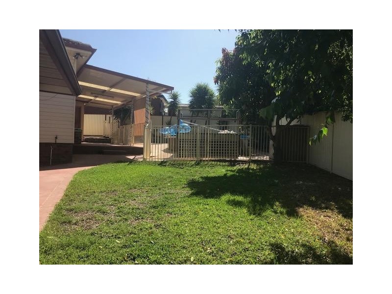 2 Potter Street, Old Toongabbie NSW 2146