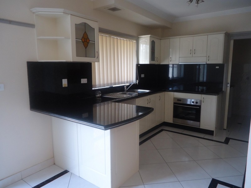 2/110 Targo Road, Girraween NSW 2145