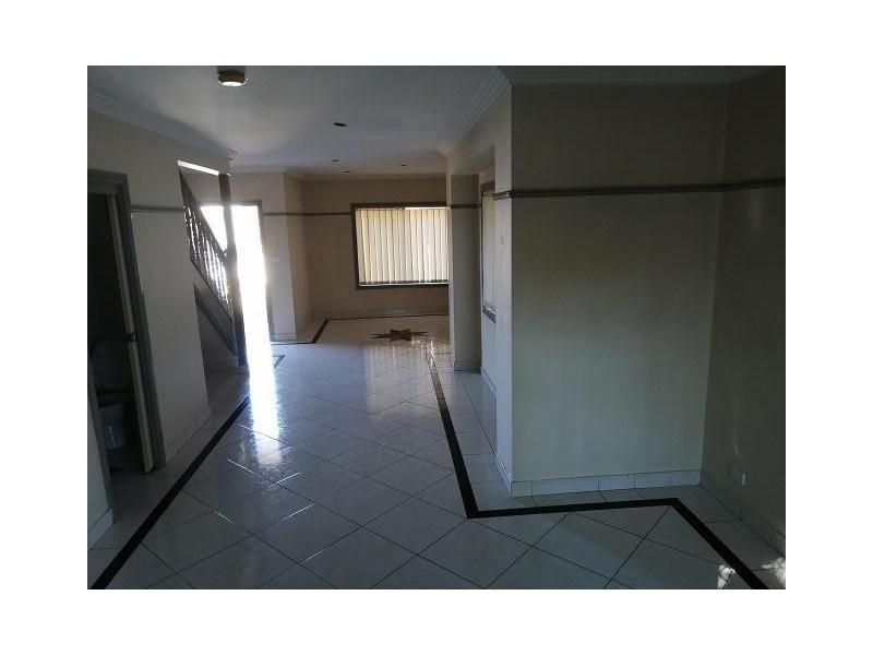 2/110 Targo Road, Girraween NSW 2145