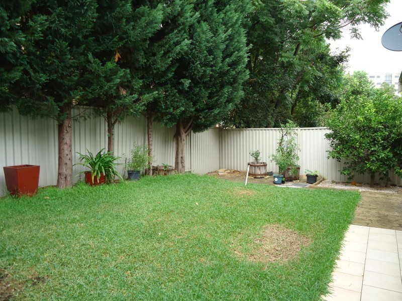 4/14 Campbell Street, Northmead NSW 2152