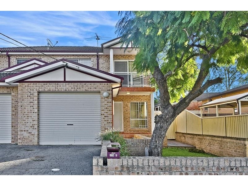 2/196 Targo Road, Girraween NSW 2145