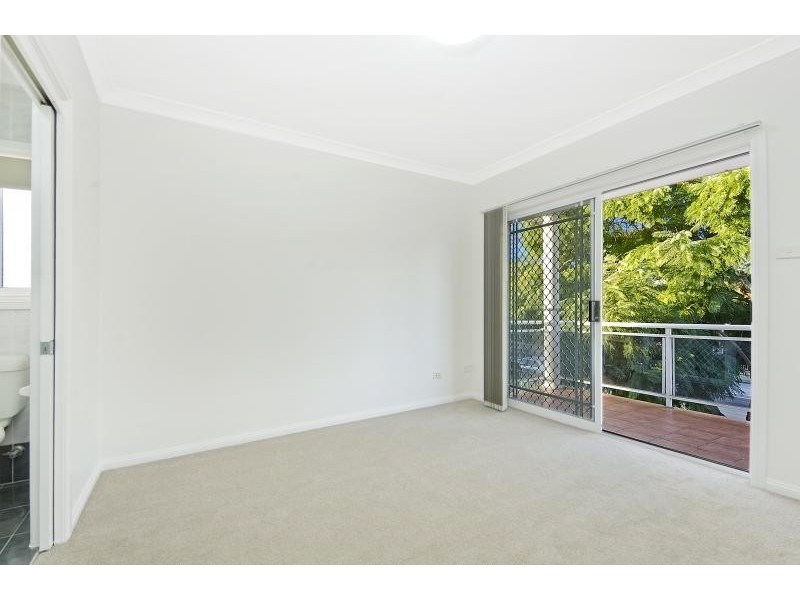 2/196 Targo Road, Girraween NSW 2145