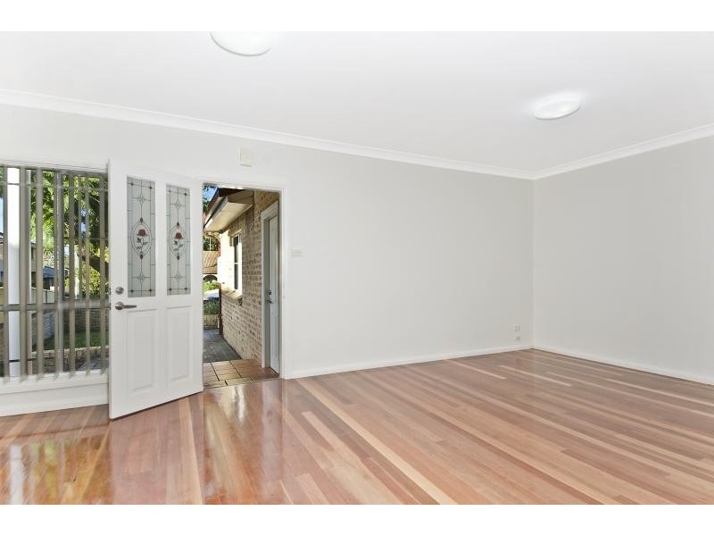 2/196 Targo Road, Girraween NSW 2145